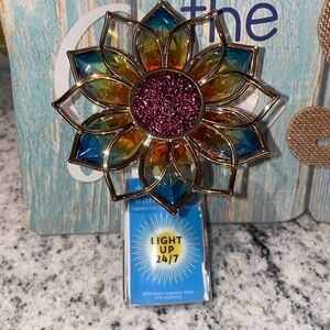 Bath and Bodyworks wallflower plug-in beautiful flower